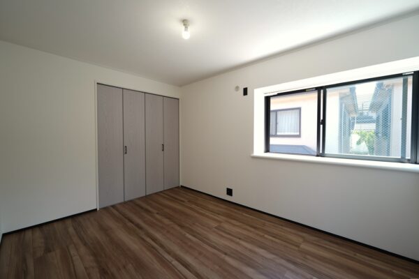 すべての居室に淡いカラーの建具を取り入れました。明るく爽やかな空間デザインが、穏やかな暮らしを演出。(内装) すべての居室に淡いカラーの建具を取り入れました。明るく爽やかな空間デザインが、穏やかな暮らしを演出。(内装)