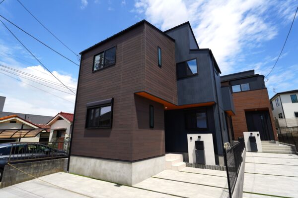 建物堂々完成済につき♪いつでも室内見学可能です♪是非現地をご覧ください♪(外観)