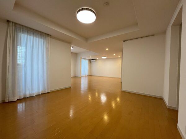 (居間)